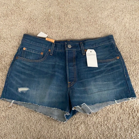 NWT Levi's 501 Button Fly Cut Off Shorts size 30 - Picture 1 of 4